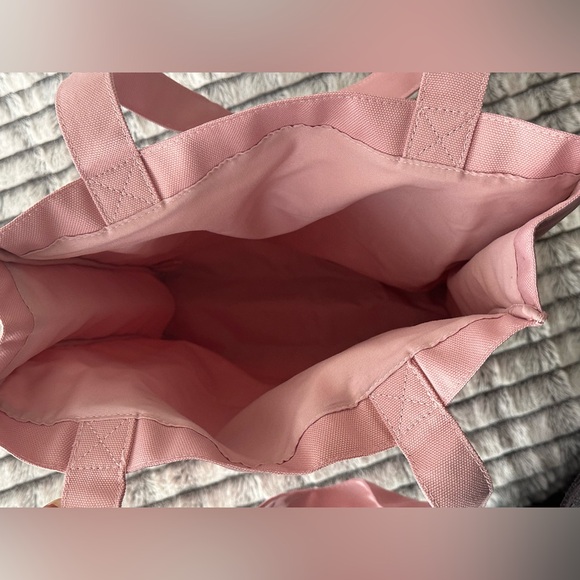 Burberry - Picture 7 of 8